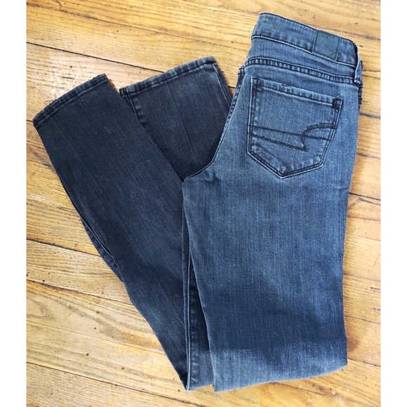 American Eagle Skinny Distressed Jean’s - Picture 5 of 6